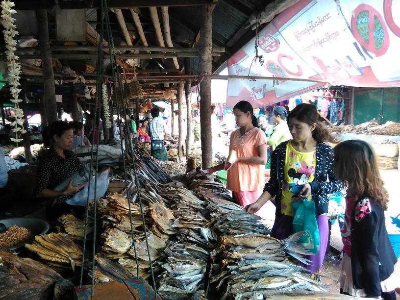 သႀကၤန္နီးလာသျဖင့္ ငါးႏွင့္ပုစြန္ေျခာက္မ်ား ေစ်းတက္
