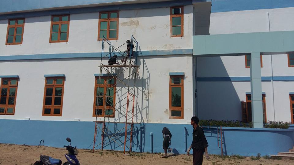ကယားျပည္နယ္ ဘြဲ႔ႏွင္းသဘင္ခန္းမေဆာင္ အက္ကြဲ (ဓာတ္ပံု)