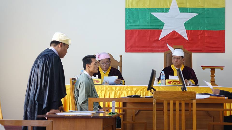 ေရြးေကာက္ပဲြကန္႔ကြက္လႊာအမႈမ်ားကို ၾကားနာစစ္ေဆးသည့္ ေရြးေကာက္ပဲြခံု႐ုံး (ဓာတ္ပံု)