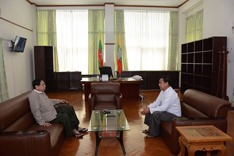 ျပန္ၾကားေရး၀န္ႀကီးဦးရဲထြဋ္ႏွင့္ ျပန္ၾကားေရး၀န္ႀကီးအသစ္တို႔ ေတြ႔ဆုံ