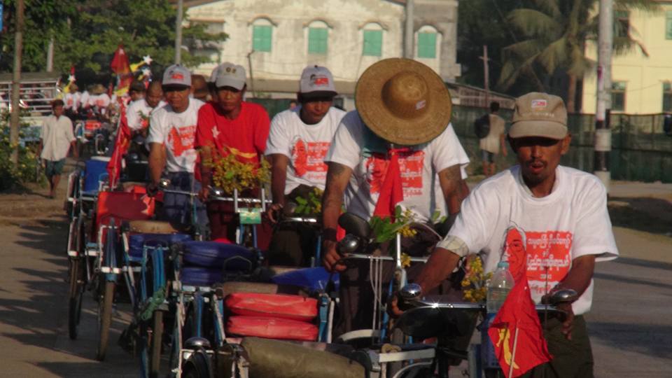 အစိုးရသစ္ကို ဆိုက္ကားအစီး ၁၀၀ ေက်ာ္ျဖင့္ ပုသိမ္ၿမိဳ႕တြင္း လွည့္လည္ဂုဏ္ျပဳ (ဓာတ္ပံု)