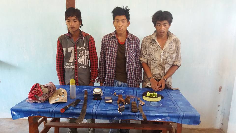 သမင္မုဆုိး ၃ ဦးကုိ လက္ပူးလက္ၾကပ္ ဖမ္းမိ