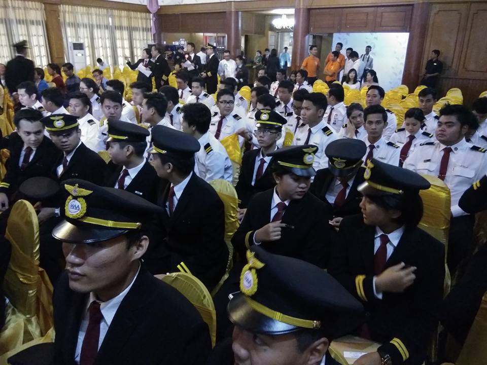 ထူးေဖာင္ေဒးရွင္း ေလယာဥ္မႉးသင္တန္းဆင္းပဲြ ဧရာ၀တီတိုင္း၀န္ႀကီးခ်ဳပ္ တက္ေရာက္