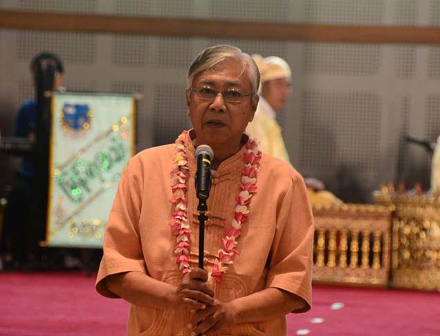 တပ္ဖက္နဲ႔ အရပ္ဖက္နဲ႔ မဟာတံတုိင္းႀကီးမျခားေစခ်င္ဟု သမၼတဦးထင္ေက်ာ္ ေျပာၾကား (႐ုပ္သံ)