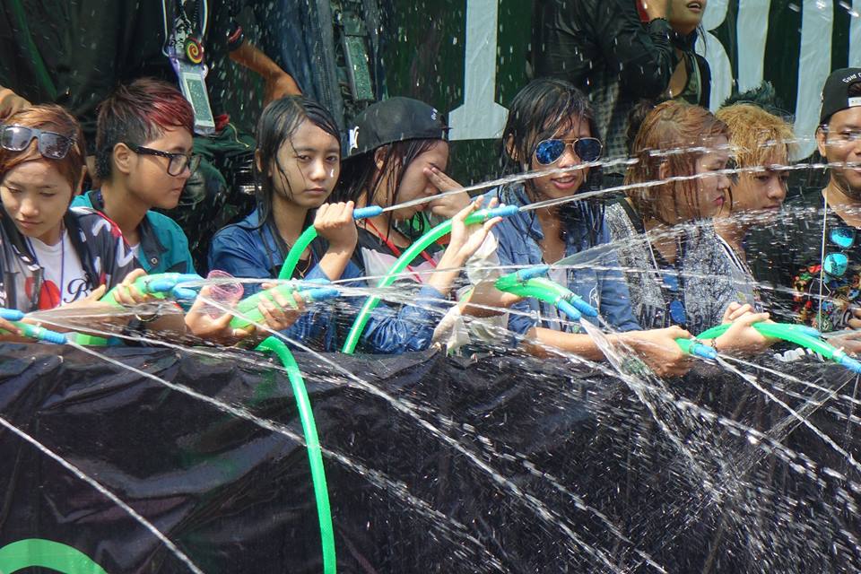 ပ်ဥ္းမနားၿမဳိ႕ရဲ႕ သႀကၤန္ အၾကတ္ေန႔ နံနက္ပုိင္း ျမင္ကြင္း