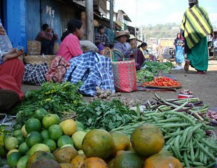 ကသည္းသူပုန္ ဆက္ေၾကးေတာင္းမႈေၾကာင့္ တမူးျမို့ နန္းဖာလုံေဈး ပိတ္