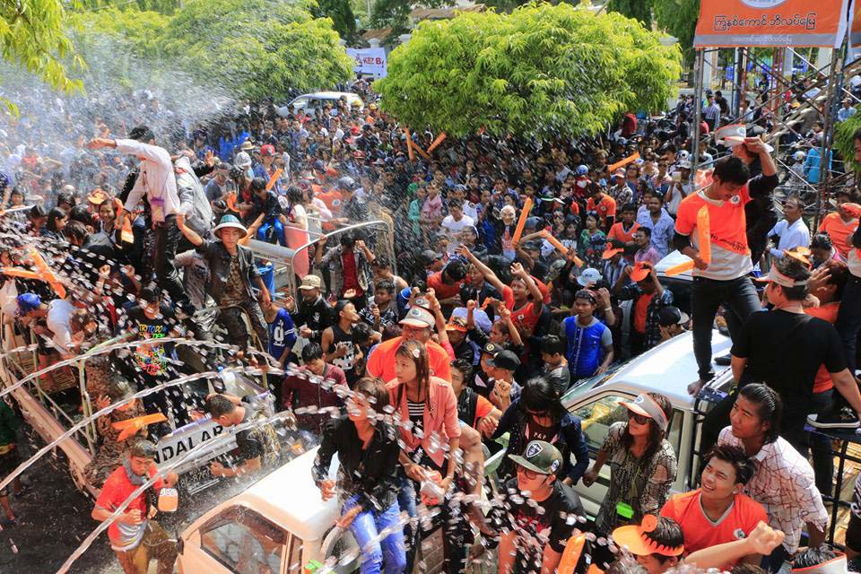 မႏၱေလးသႀကၤန္အၾကတ္ေန႔ (ဓာတ္ပံု)