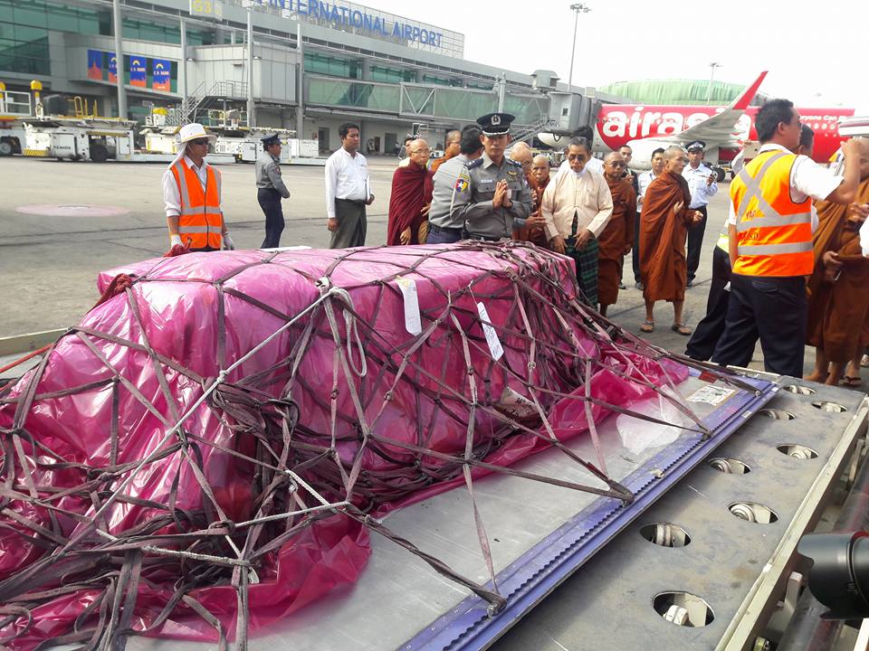 ေရႊေတာင္ကုန္း ဆရာေတာ္ဘုရားႀကီးရဲ႕ ႐ုပ္ကလာပ္ကုိ ဘန္ေကာက္မွ ျပန္လည္ပင့္ေဆာင္