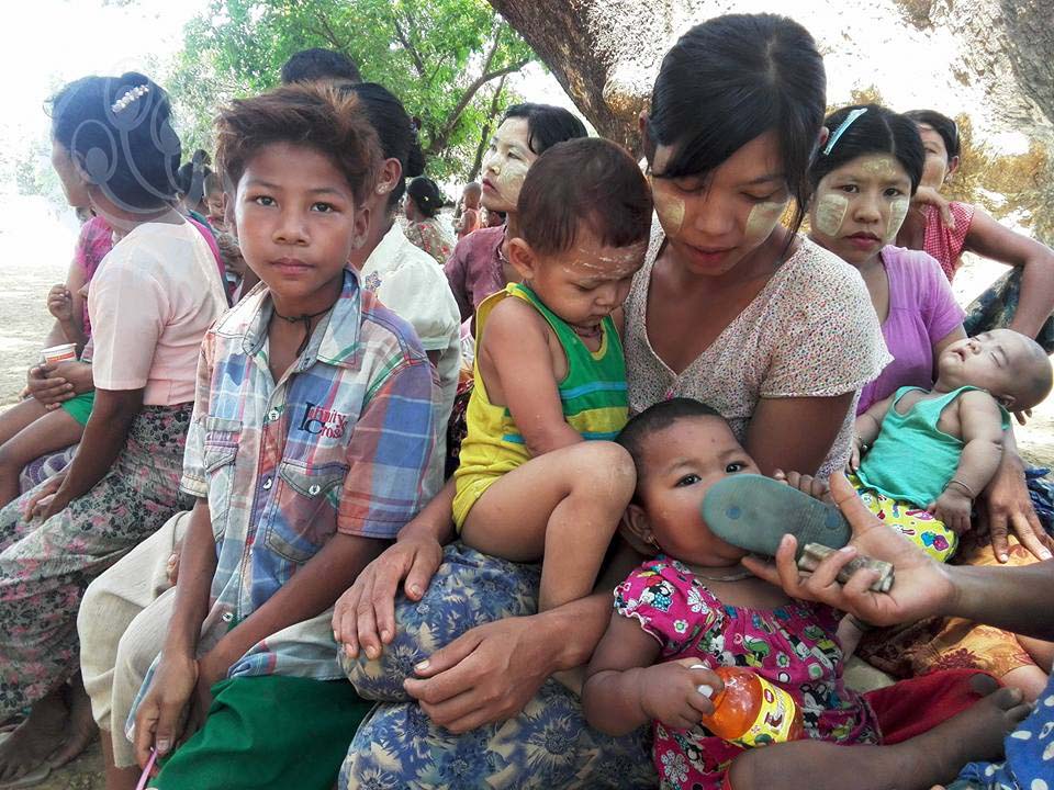 အစိုးရႏွင့္ ရကၡိဳင့္တပ္မေတာ္ တိုက္ပဲြမ်ားေၾကာင့္ ေဒသခံ ၂၅၀ ေက်ာ္ စစ္ေဘးေရွာင္