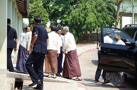 ႏိုင္ငံေတာ္သမၼတ မ်က္စိခြဲစိတ္ကုသရန္  ႏွလံုးႏွင့္ ေသြး စစ္ေဆး