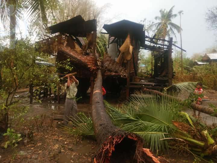 ကေလးၿမိဳ႕တြင္ ေလျပင္းတိုက္ခတ္၊ အေဆာက္အဦတခ်ဳိ႕ ပ်က္စီး (ဓာတ္ပံု)