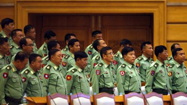 တပ္နဲ႔ လႊတ္ေတာ္ၾကား ပြတ္တိုက္မႈေတြ ရွိႏိုင္တယ္ - ဦးေဖသန္း