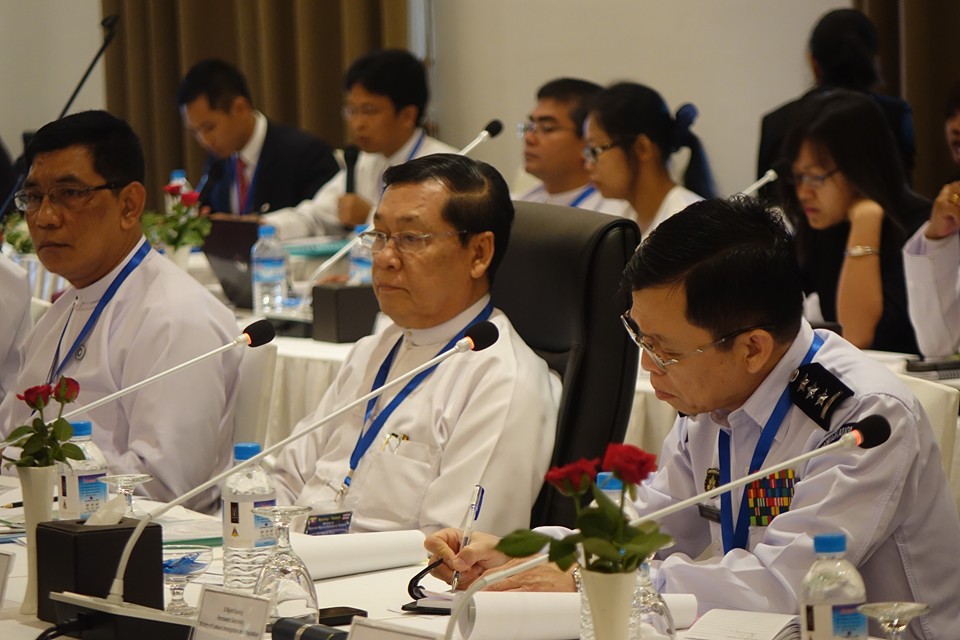 ထိုင္းေရာက္ေရႊ႕ေျပာင္းလုပ္သားမ်ား ဖမ္းခံရမႈ စိစစ္ေရးႏွင့္ လုပ္ခလစာတိုးျမႇင့္ေရး ျမန္မာအလုပ္သမား၀န္ႀကီး ေတာင္းဆို