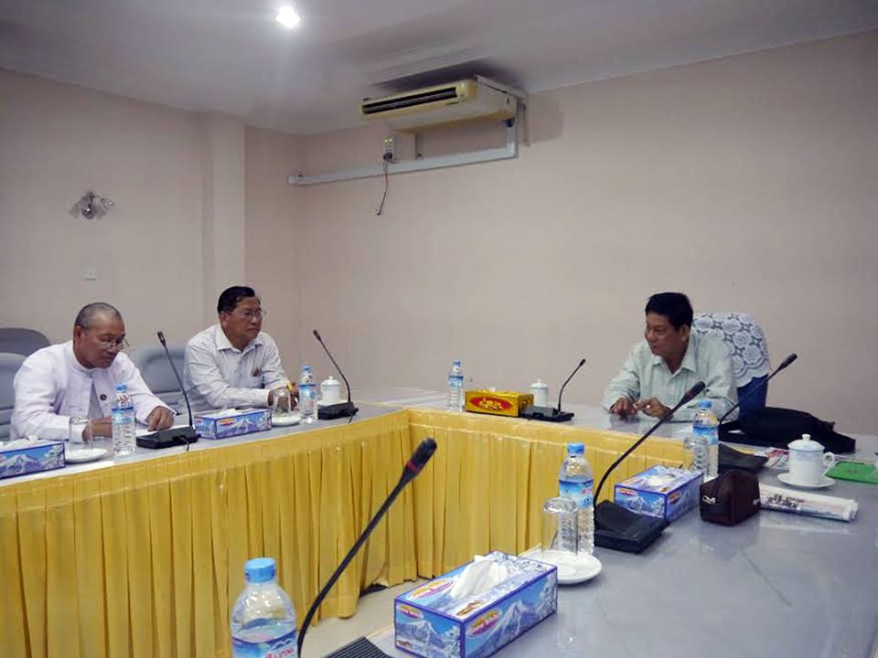 ပါတီဗဟိုေကာ္မတီအစည္းအေ၀းေခၚယူရန္ လက္မွတ္ေဟာင္းမ်ားသံုးခဲ့ဟု ဦးေဌးဦးရွင္းလင္း