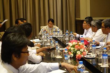 ပုဂၢလိကသတင္းစာမ်ားနစ္နာပါက ႏိုင္ငံပိုင္သတင္းစာေၾကာ္ျငာမ်ား ေလ်ာ့ခ်ေပးမည္