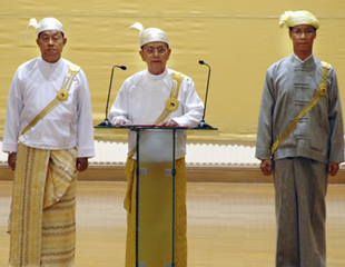 ဦး​သိန္း​စိန္ အစိုး​ရ ဘာလုပ္​ေနလဲ