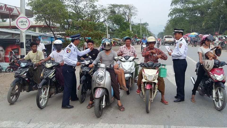 မႏၱေလး ရက္ ၁၀၀ စီမံခ်က္ ယာဥ္ေၾကာပိတ္ဆုိ႔မႈ ရွင္းလင္းေရး စတင္လုပ္ေဆာင္