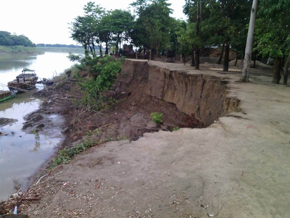 ျမစ္ေရေၾကာင့္ ေလးမ်က္ႏွာၿမိဳ႕နယ္ အိုင္သျပဳရြာ ကမ္းပါးၿပိဳက်မည္ကို စိုးရိမ္ရ