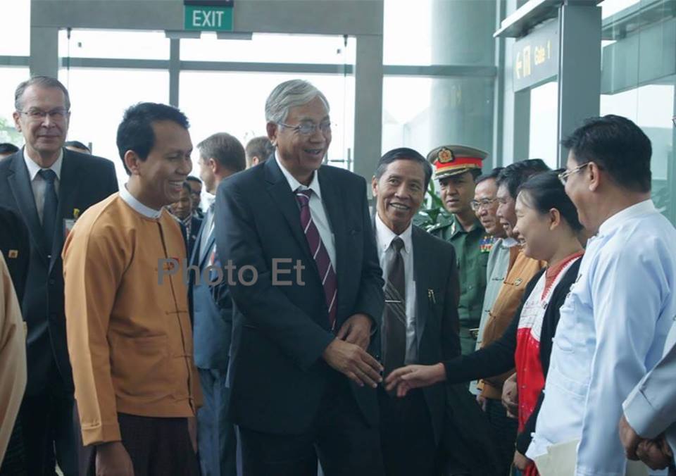သမၼတ ဦးထင္ေက်ာ္ ႐ုရွားမွ ျပန္ေရာက္ (ဓာတ္ပုံ)