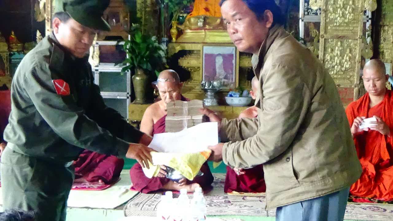 မီး႐ႈိ႕ခံရသည့္ရြာအတြက္ တအာင္းတပ္ က်ပ္သိန္း ၅၀ ေထာက္ပံ့