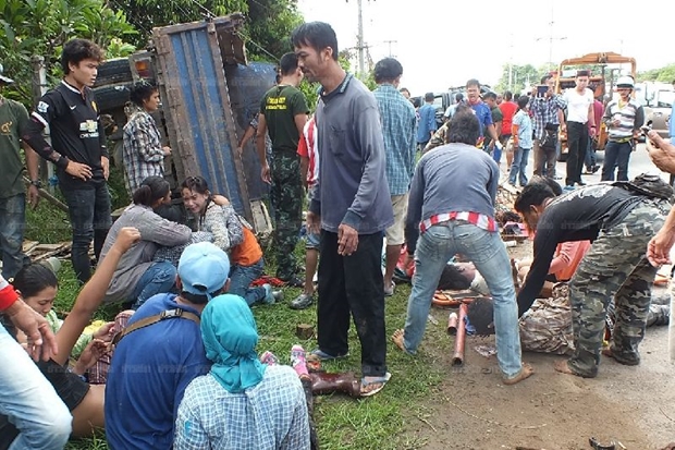 ျမန္မာေဆာက္လုပ္ေရးလုပ္သားမ်ား ကားေမွာက္၊ ၁ ဦးေသဆံုး ၁၅ ဦး ဒဏ္ရာရ