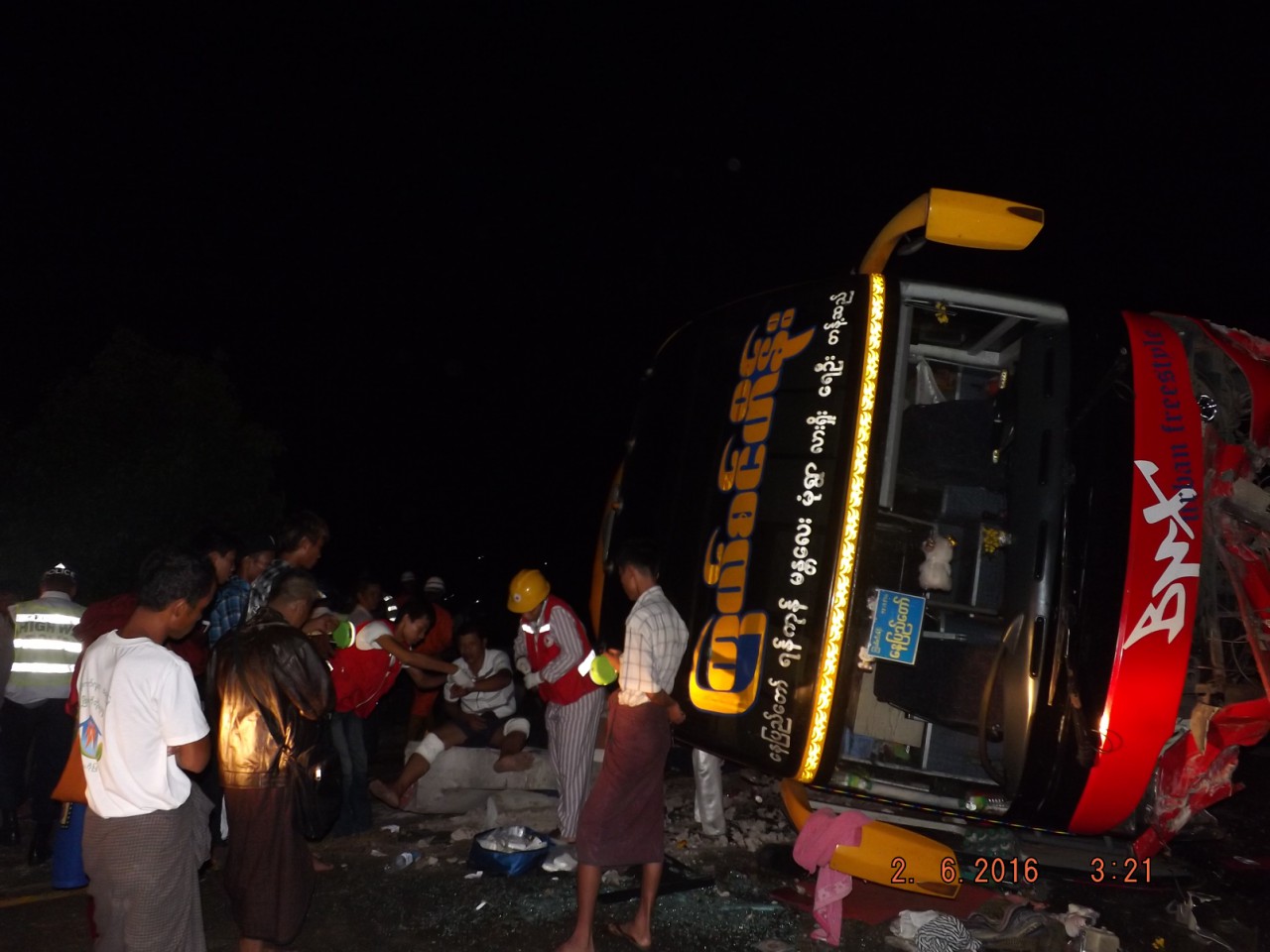 ၾကယ္စင္ဟိန္းခရီးသည္တင္ယာဥ္ ရန္ကုန္ - ေနျပည္ေတာ္ အျမန္လမ္းတြင္ တိမ္းေမွာက္