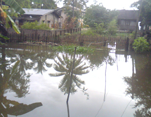 မိုးျဗဲဆည္ေရလြွႊတ္သျဖင့္ လြိုင္ေကာ္ အပါအ၀င္ ႐ြာအခ်ဳိ့ေရၾကီး