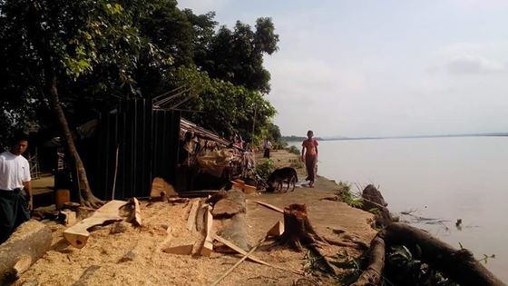 ကစၦပနဒီျမစ္ေရ တိုက္စားမႈေၾကာင့္ ကမ္းပါၿပိဳ၊ ေနအိမ္အခ်ိဳ႕ အေရးေပၚေျပာင္းေရႊ႕
