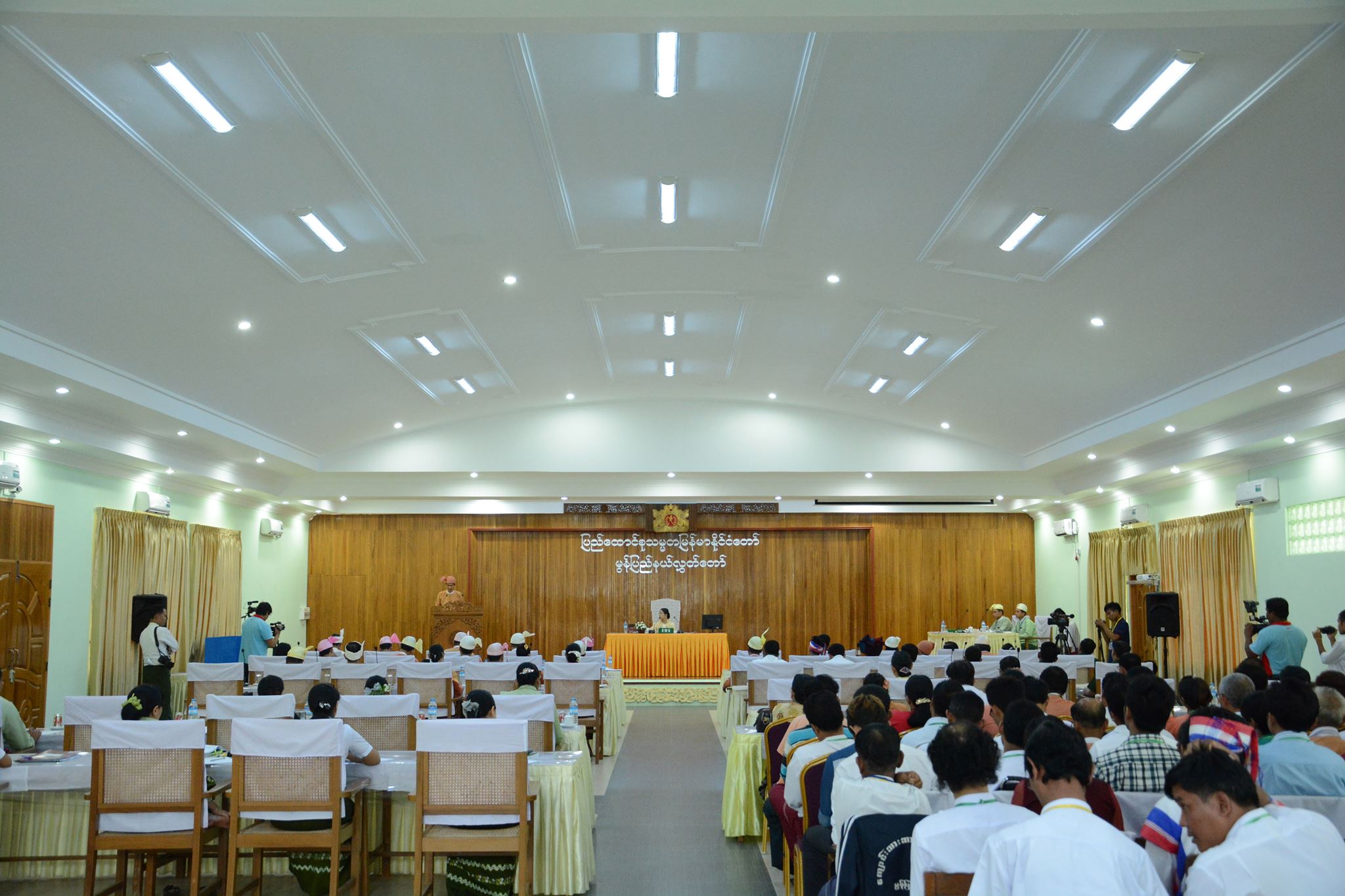 မြန္၀န္ႀကီးခ်ဳပ္က လႊတ္ေတာ္ဥကၠ႒ ၂ ဦးကုိ ေခၚယူ သတိေပး