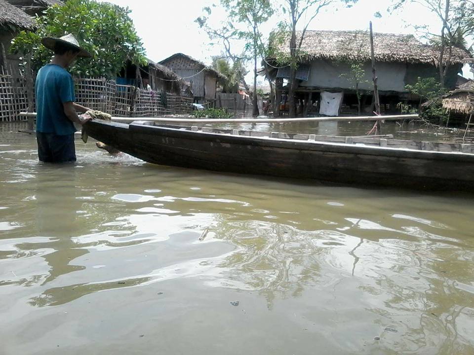 ဒီေရတက္လာမႈေၾကာင့္ ကမ္းေထာင္းႀကီးၿမိဳ႕ အိမ္ေျခ ၃၀၀ ေက်ာ္ နစ္ျမဳပ္