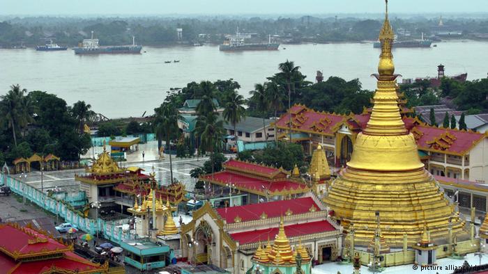 ဗိုလ္တေထာင္ဘုရား ၿပိဳက်ႏိုင္သျဖင့္ ဆိပ္ခံတံတား စီမံကိန္းရပ္သင့္ဟု ၀န္ႀကီးေျပာ