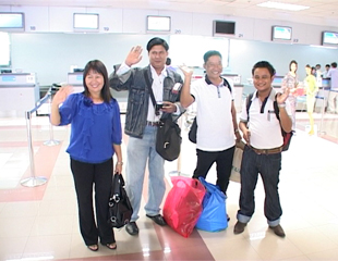 သီးေလးသီး အဖြဲ့၀င္​ ေဆးေရာင္စံု ၄ ဦး ျမန္မာျပည္သို့ ျပန္လာျပီ