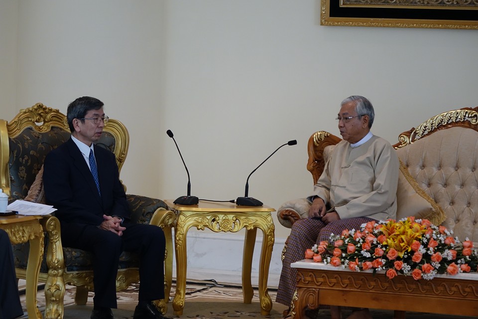 သမၼတ ဦးထင္ေက်ာ္ႏွင့္ အာရွဖြံ႔ၿဖိဳးေရးဘဏ္ဥကၠ႒တို႔ ေတြ႔ဆံု