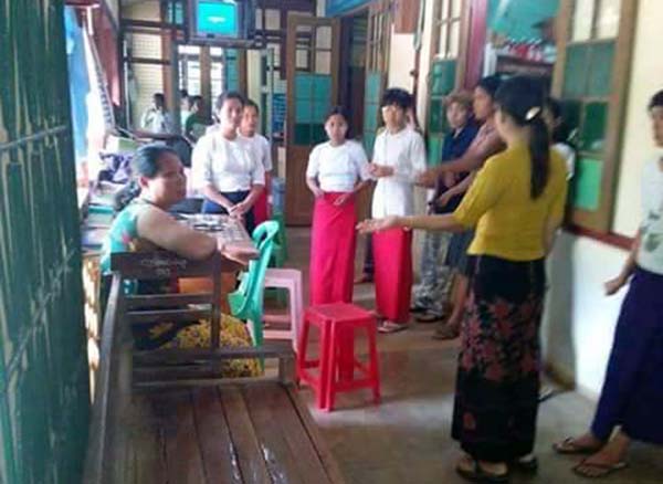 ပုလဲၿမိဳ႕နယ္ေဆး႐ုံအုပ္ႀကီးက အထက္တန္းသူနာျပဳအား ပါး႐ိုက္၊ မေက်နပ္၍ တိုင္ခ်က္ဖြင့္