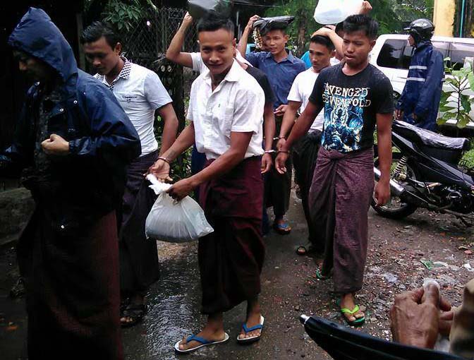 ရခိုင္လူငယ္ ၁၃ ဦးကို အလုပ္ႏွင့္ ေထာင္ဒဏ္ ၃ ႏွစ္ခ်စီ ခ်မွတ္