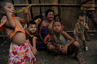 ကမၻာတလႊား ေနအိမ္စြန္႔ခြာေရႊ႕ေျပာင္းသူ ၆၅ သန္းေက်ာ္ စံခ်ိန္တင္
