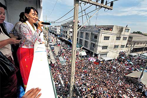 ေဒၚေအာင္ဆန္းစုၾကည္ႏွင့္ ထုိင္းေရာက္ ျမန္မာအလုပ္သမားမ်ား ေတြ႔ဆုံမည္