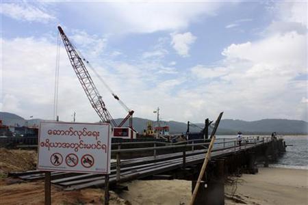 ေဒၚစု ထုိင္းခရီးစဥ္တြင္ စီမံကိန္းႀကီးမ်ားရပ္ဆုိင္းရန္ အန္ဂ်ီအုိအဖြဲ႔မ်ား ေတာင္းဆို