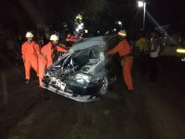ေတာင္တြင္းႀကီးၿမိဳ႕၀င္ လမ္းတံတားေၾကး ေကာက္ခံေရးစခန္းတြင္ ယာဥ္တုိက္မႈျဖစ္