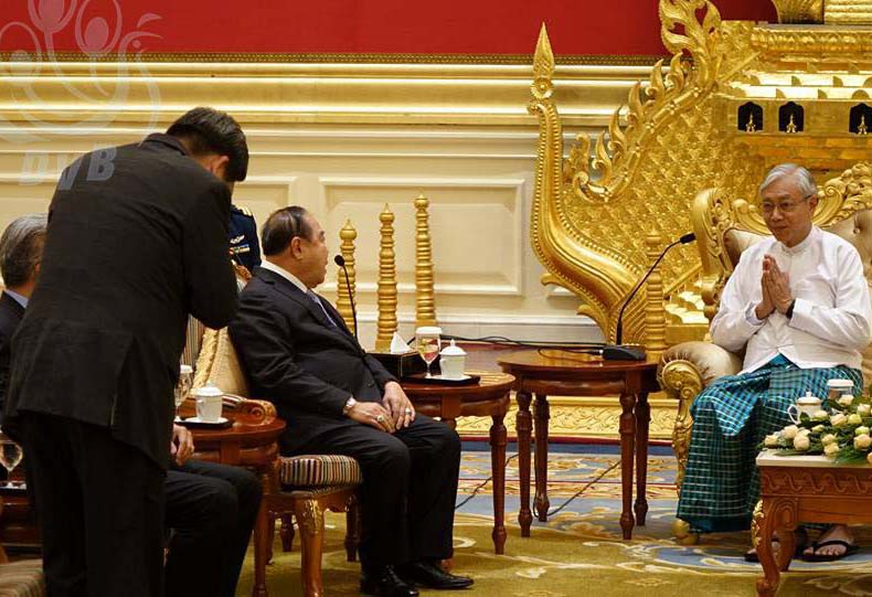 သမၼတ၊ ေဒၚေအာင္ဆန္းစုၾကည္ႏွင့္ ထုိင္းကာကြယ္ေရး၀န္ႀကီးတုိ႔ ေတြ႔ဆုံ (ဓာတ္ပုံ)