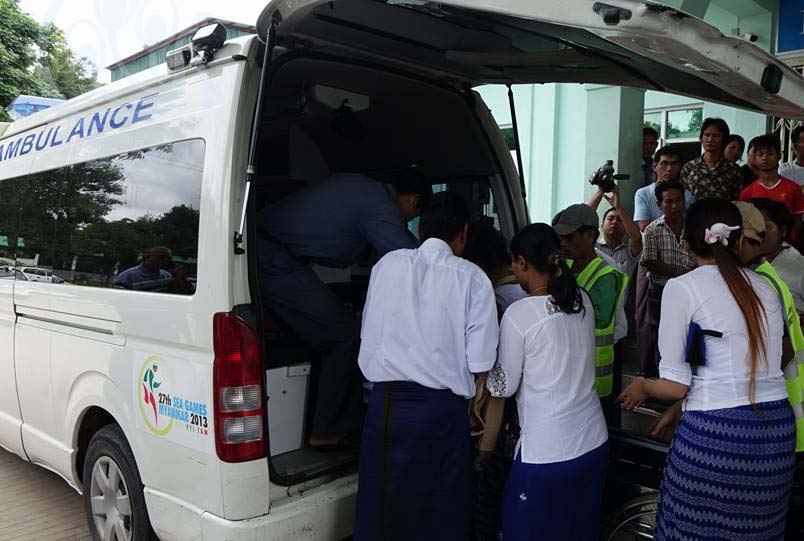 ၀န္ထမ္းႀကိဳပို႔ယာဥ္တိမ္းေမွာက္၊ ယာဥ္ေမာင္းႏွင့္ အမ်ဳိးသမီး၀န္ထမ္း ၂၈ ဦး ဒဏ္ရာျပင္းထန္