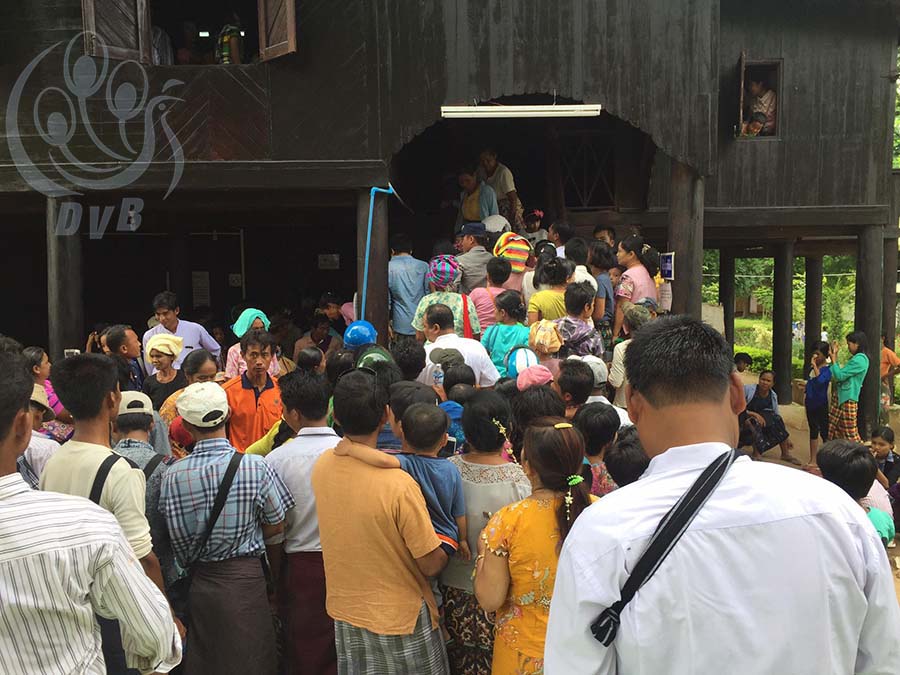 နတ္ေမာက္ၿမိဳ႕ ဗိုလ္ခ်ဳပ္ေအာင္ဆန္းေနအိမ္ျပတိုက္သို႔ လာေရာက္ၾကည့္ရႈသူမ်ားျပား