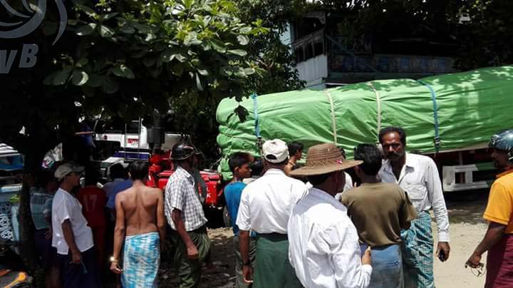 ေက်ာက္တံခါးၿမိဳ႕၌ ေနအိမ္အတြင္းသို႔ ၂၂ ဘီးယာဥ္ ၀င္ေရာက္