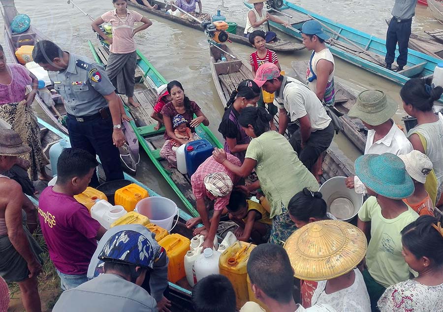 ကေလးဝၿမိဳ႕နယ္ ခ်င္းတြင္းျမစ္တေလွ်ာက္ ေသာက္ေရခက္ခဲေန