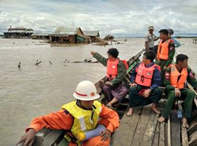 ဧရာ၀တီျမစ္ေရတုိးမႈေၾကာင့္ မင္းဘူး ေက်းရြာအခ်ဳိ႕ ေရနစ္ျမဳပ္