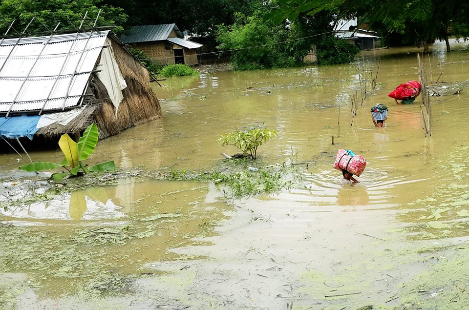 မႏၱေလးႏွင့္ မေကြးတြင္ ေရေဘးသင့္ အိမ္ေထာင္စု ေသာင္းခ်ီ ေရႊ႕ေျပာင္းခဲ့ရ