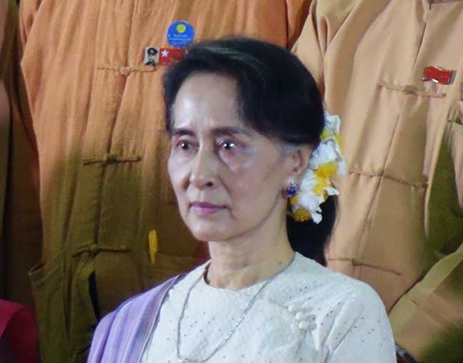 ႏိုင္ငံ့အနာဂတ္အတြက္ အေလးထားႀကိဳးပမ္းၾကရန္ ေဒၚေအာင္ဆန္းစုၾကည္ တိုက္တြန္း