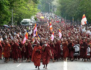 ေ႐ြွႊဝါ​ေရာင္​ေတာ္လွန္​ေရး​၌ပါဝင္ခဲ့​သည့္​ သံဃာနွင့္​အရပ္သား​ ​ေထာင္မွလြတ္​ေျမာက္