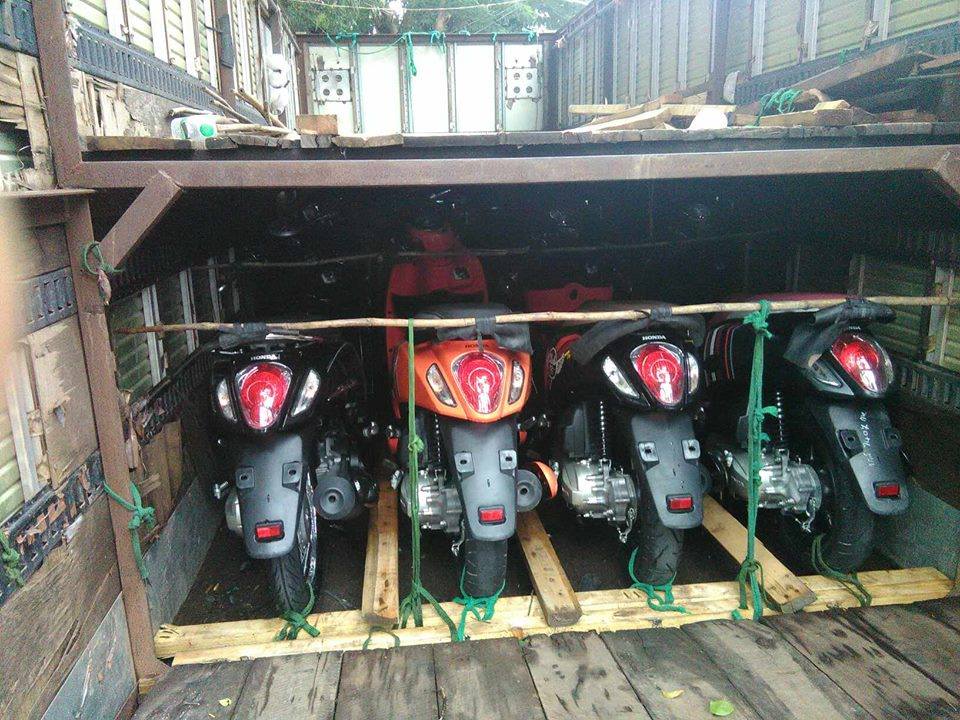 ပုေလာတြင္ အေကာက္ခြန္မဲ့ ဆိုင္ကယ္ ၁၂ စီး ဖမ္းဆီးရမိ