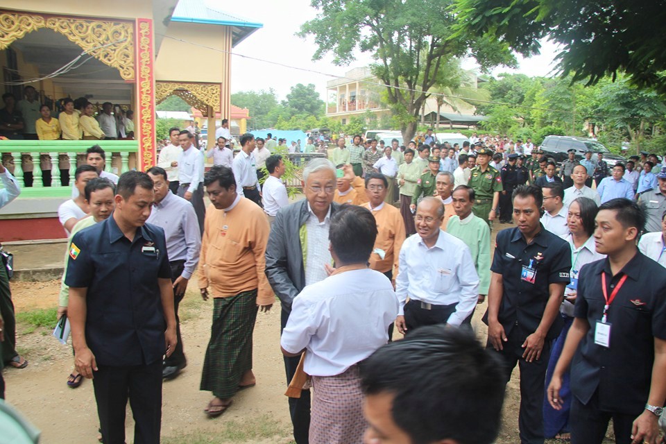 သမၼတက ေရေဘးသင့္ျပည္သူမ်ားကို ေတာင္းပန္စကား ေျပာ